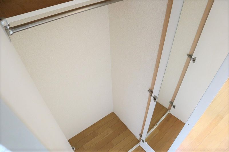 レオパレスシティーリバー 収納