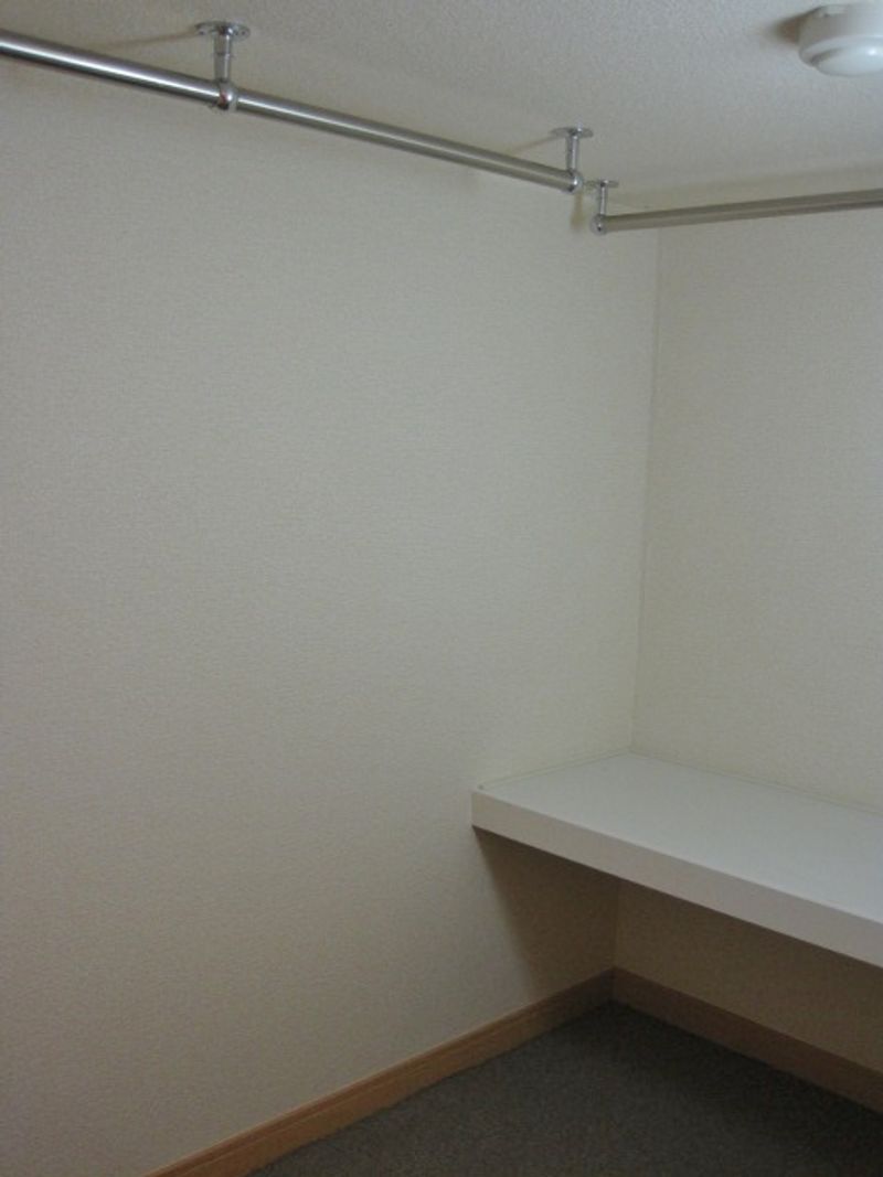 レオパレスひいらぎ南 収納