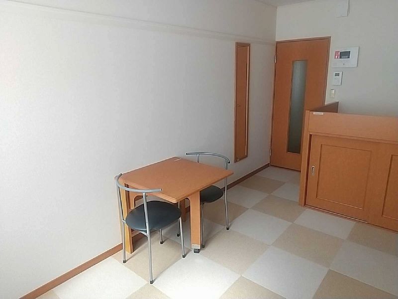 レオパレスプラシード竹丘Ⅱ 居間