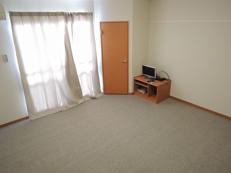 レオパレス南逆井 寝室