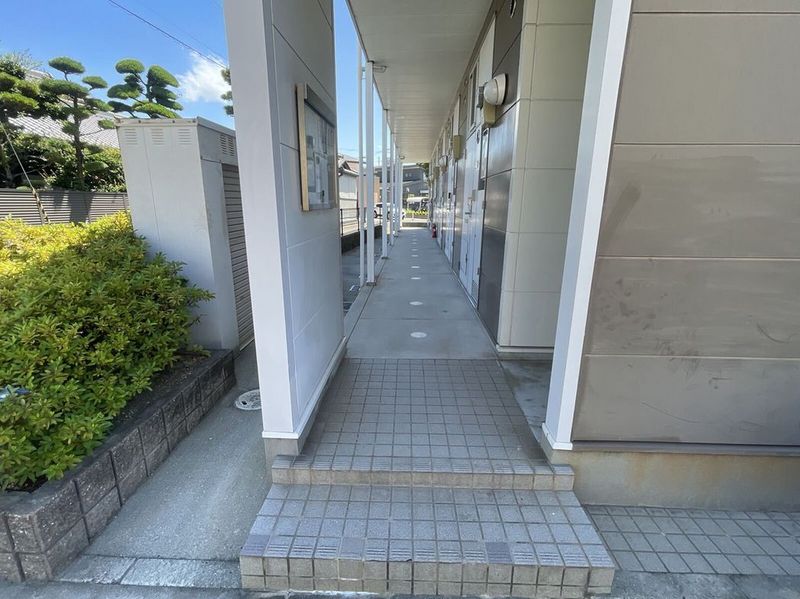 レオパレスコスモーＳ エントランス
