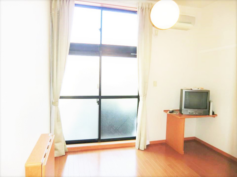 レオパレスメイク　ワン 居間