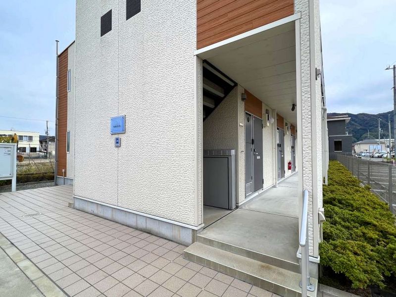 レオネクスト海南名高 エントランス