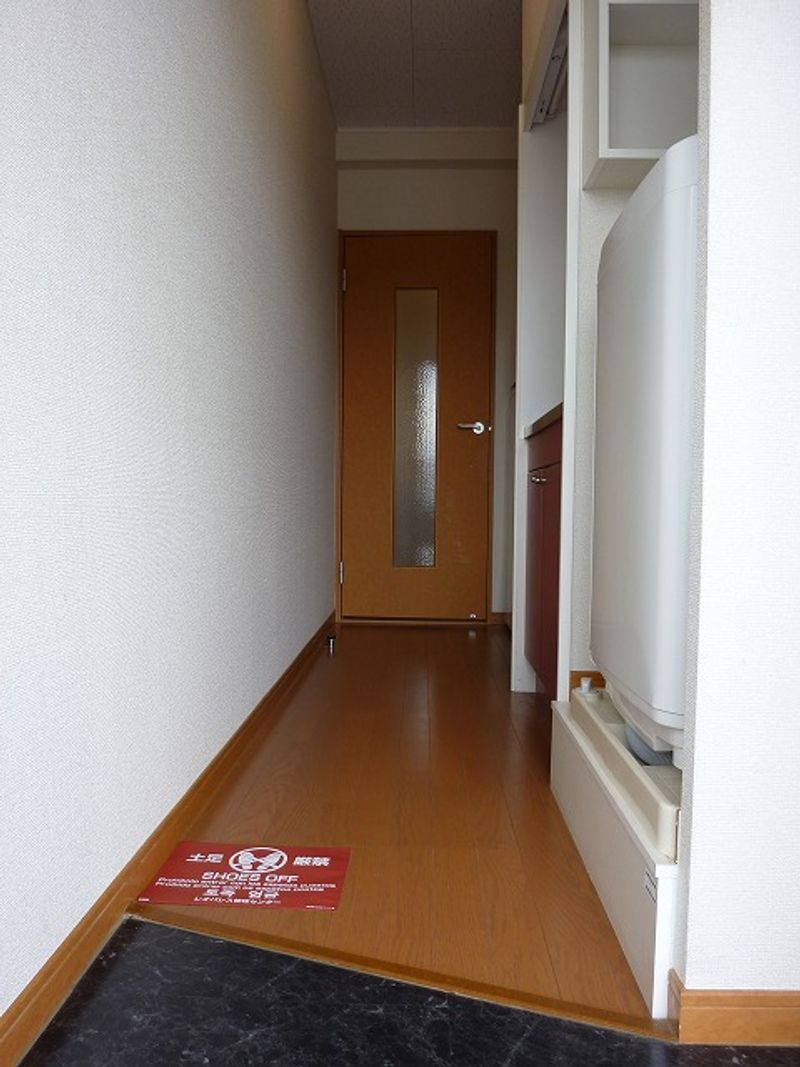 レオパレスヴィーブル呉服町 玄関