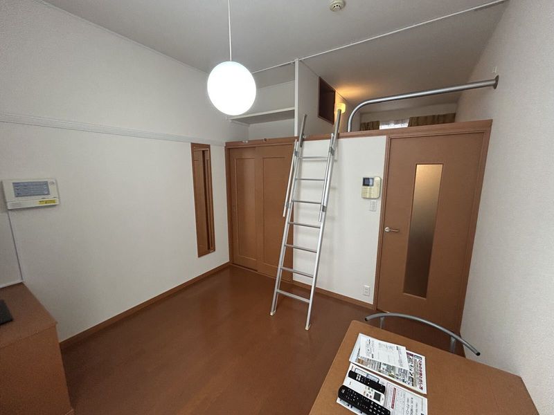 レオパレスコーポ入江 居間