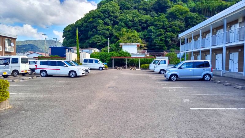 レオパレスＡＲＩＤＡⅡ 駐車場