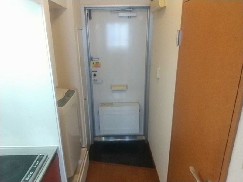 レオパレスエスペランサＣ 玄関