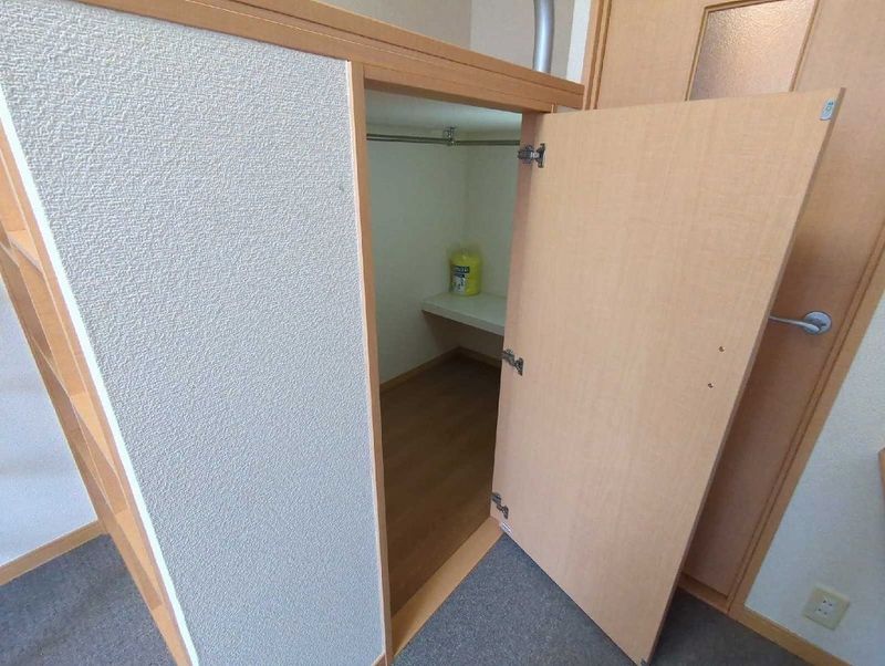 レオパレスアルタイルⅡ 収納