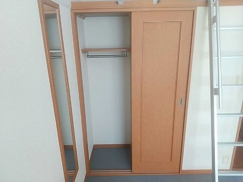 レオパレスルキア 収納