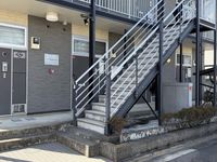 レオパレスフリーダム南金目Ⅷ エントランス