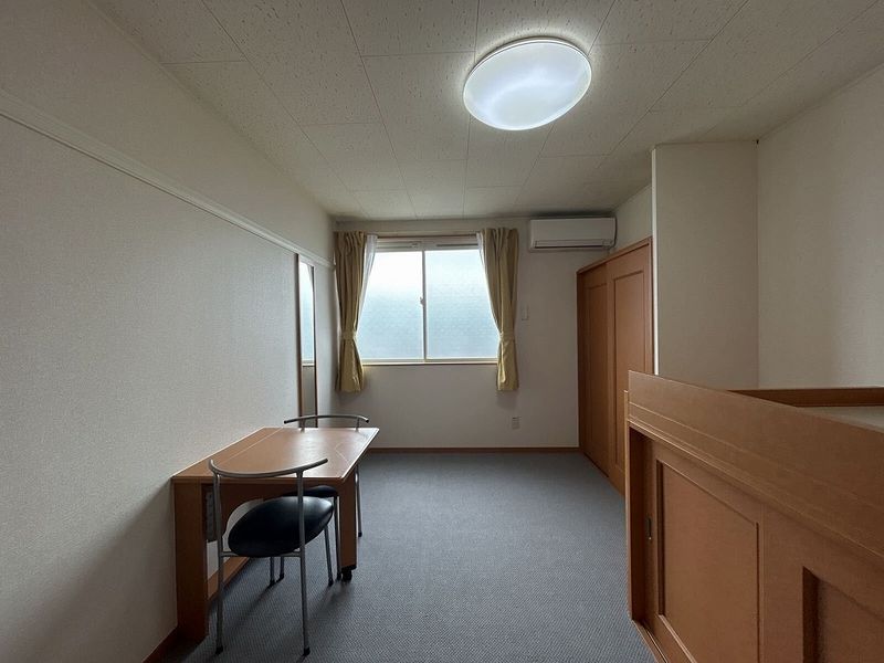 レオパレスアルテⅡ 居間