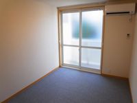 レオパレスルミエール四谷上町 居間