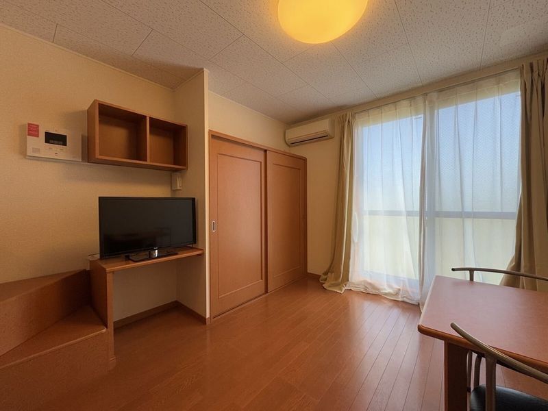レオパレスパーチェ 居間