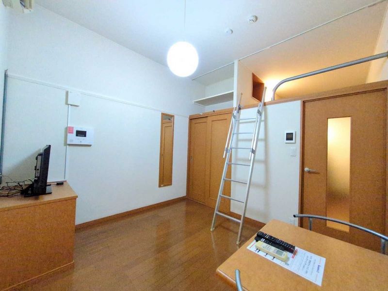 レオパレスＹＴ 居間