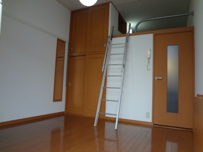 レオパレスサザン 居間