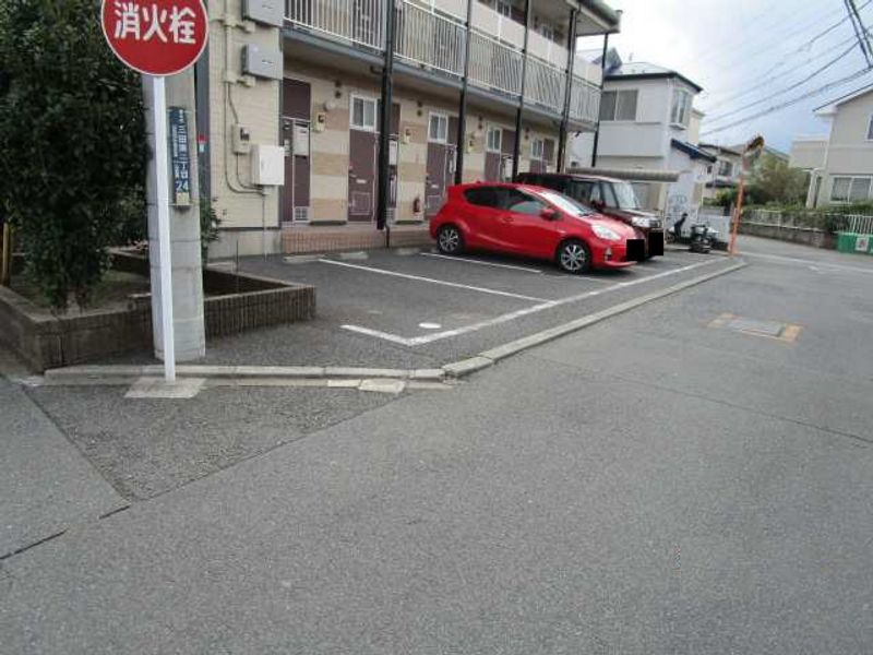 レオパレスサンコートＭ 駐車場