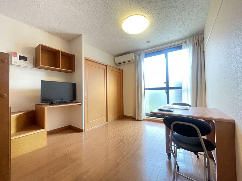 レオパレスふくみつ 居間