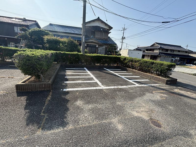 レオパレスしおかぜⅠ 駐車場