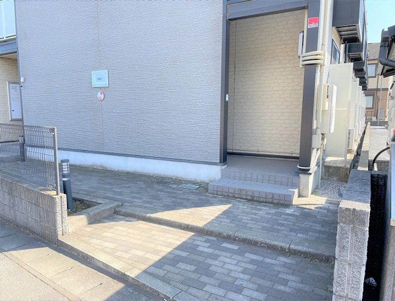 レオパレス９街区 エントランス
