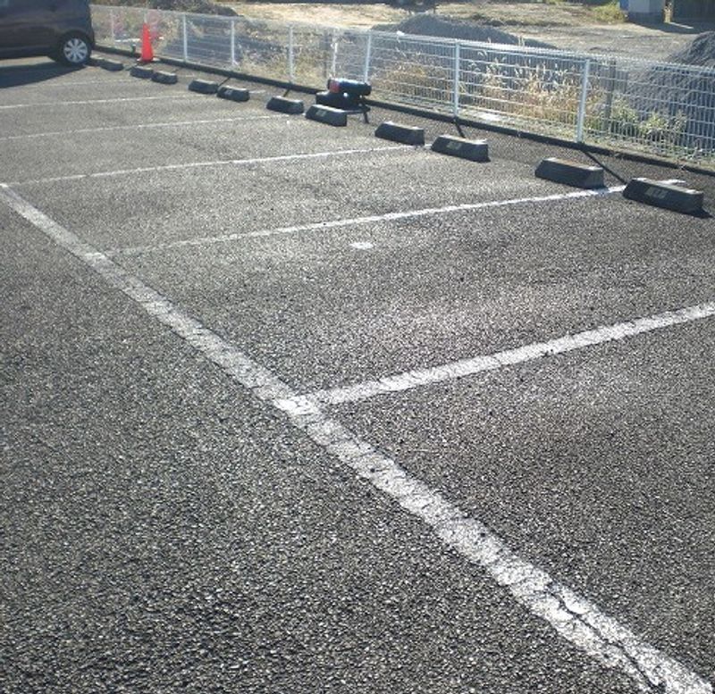 レオパレスファースト 駐車場