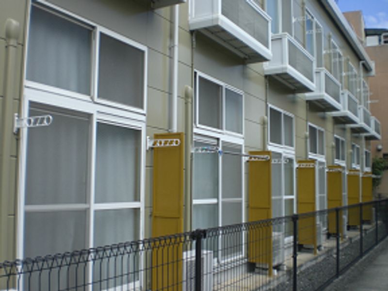 レオパレスブライトン新田辺 外観