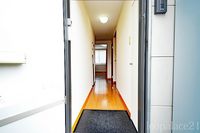 レオパレスブラッサム 玄関
