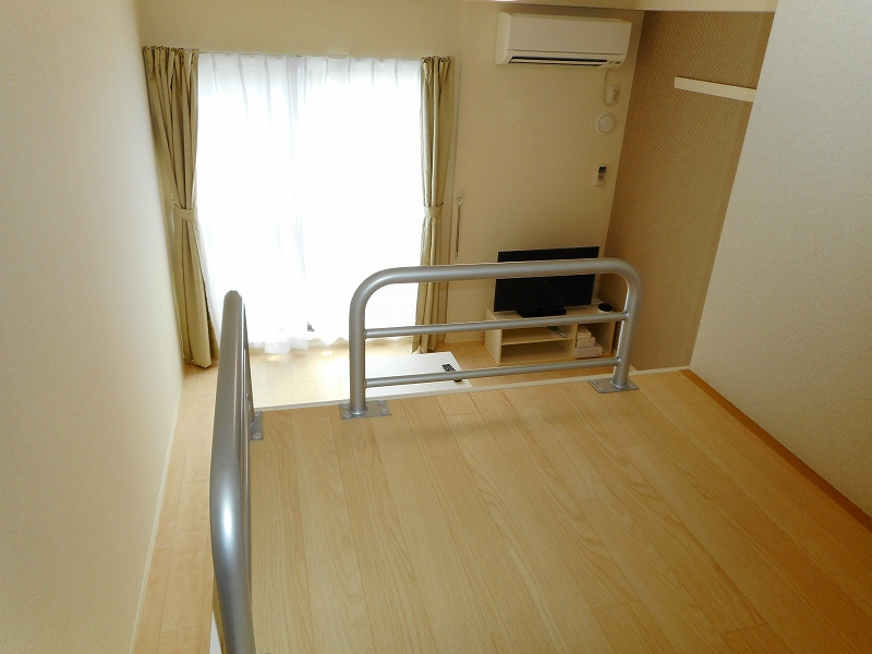 ミランダ大邸 居間
