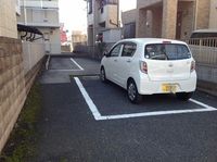 レオパレスアルテア日進 駐車場