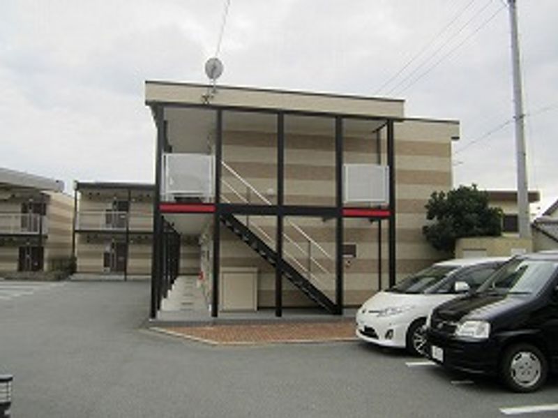 レオパレスフラワー三木 駐車場