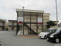 レオパレスフラワー三木 駐車場