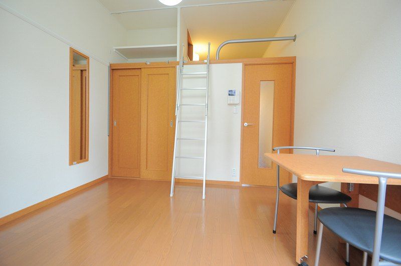レオパレスルビコン 居間