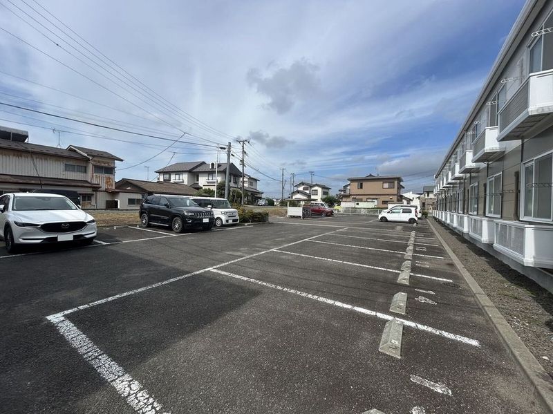 レオパレスワンズヴィレッジ大宮 駐車場