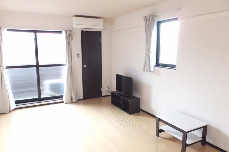 LEONEXT S&H Living room