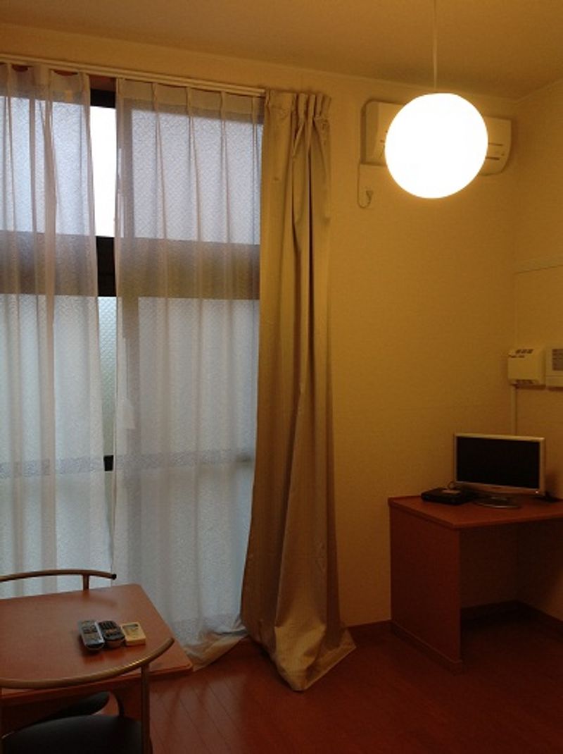 レオパレスマ　メゾン 居間