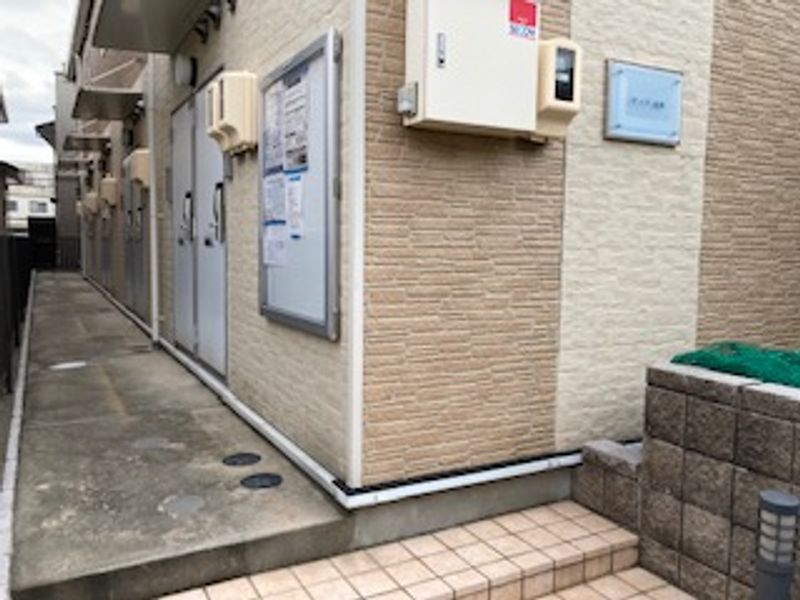 レオパレスヴィラ本町 エントランス