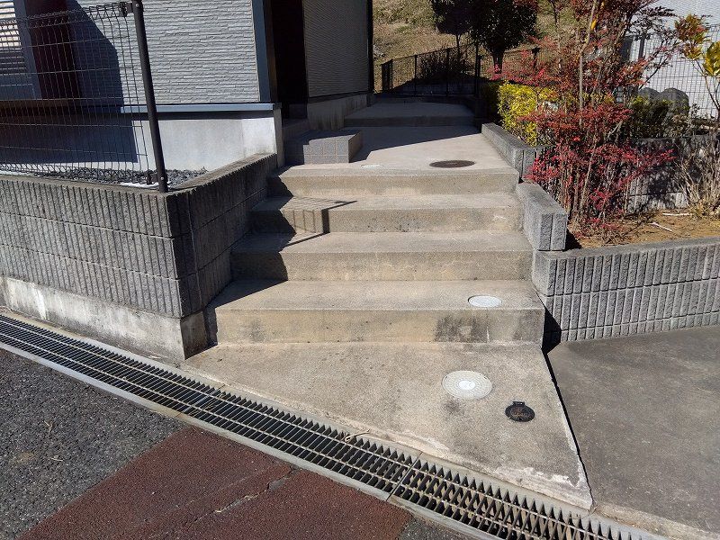 レオパレス萬貮番館 エントランス