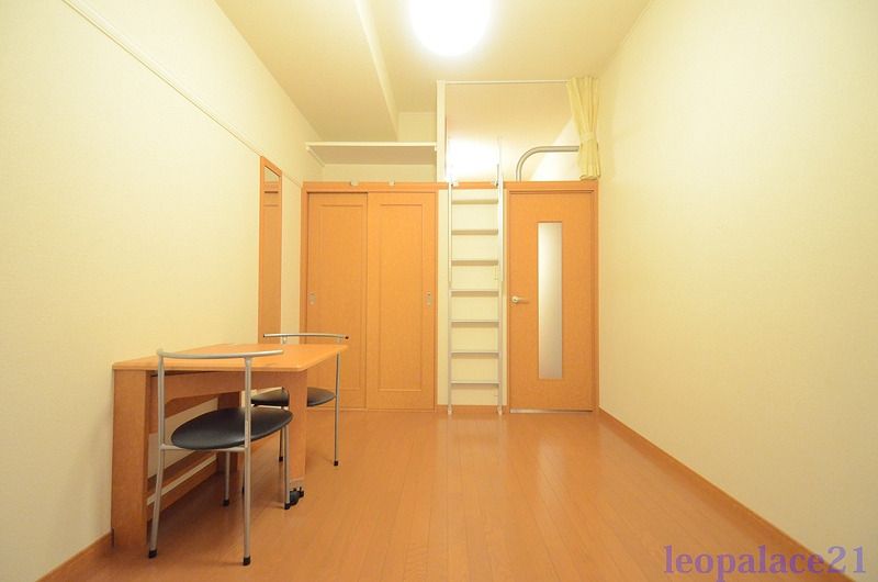 レオパレス一晟 居間