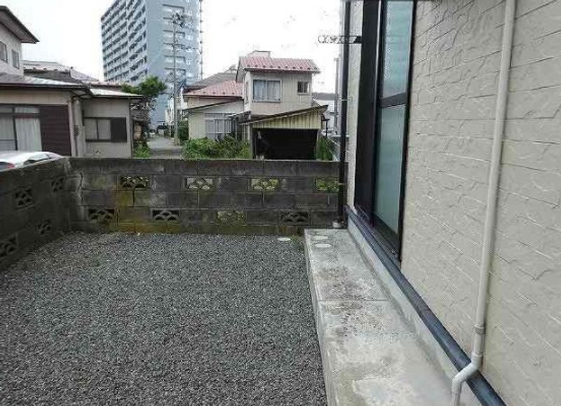レオパレスピアチェーレ南通り 庭