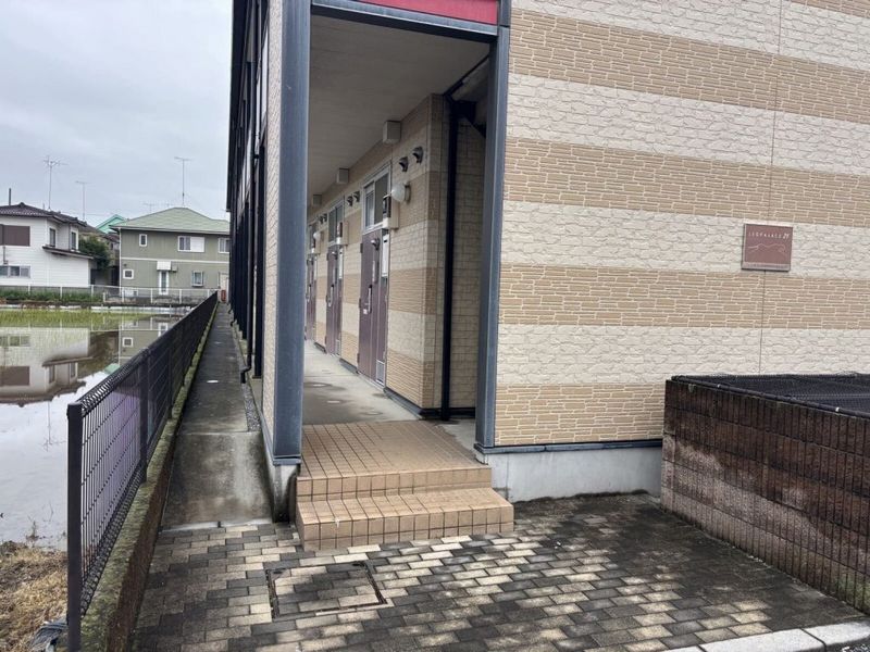 レオパレスＮＡＧＡＫＵＲＡⅡ エントランス