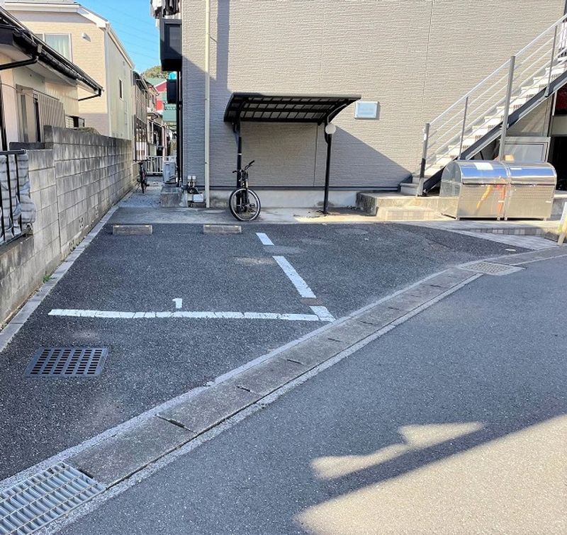 レオパレスメゾン　ド　アキ 駐車場
