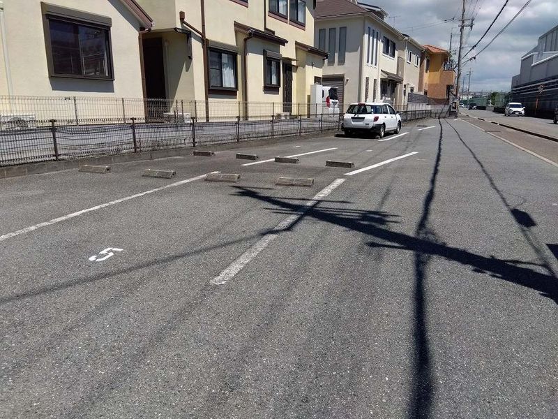 レオパレスあかし大久保弐番館 駐車場