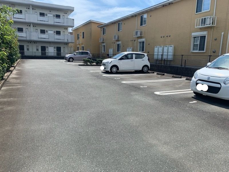 レオパレスオールスターズ 駐車場
