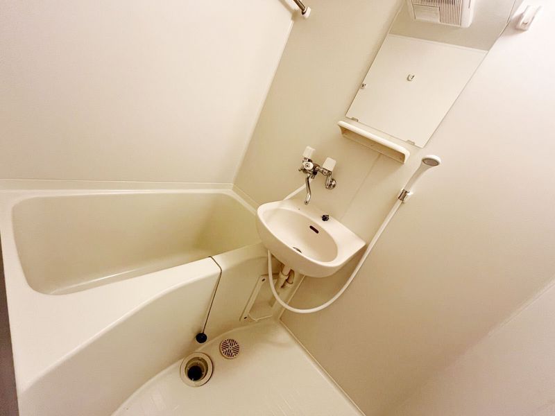 leopalace Lively III Bathroom