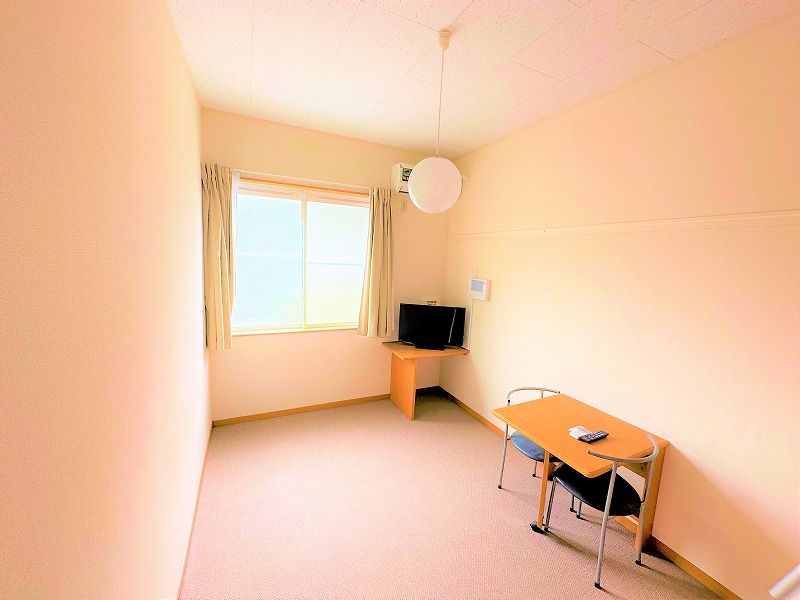 レオパレスハチロー 居間