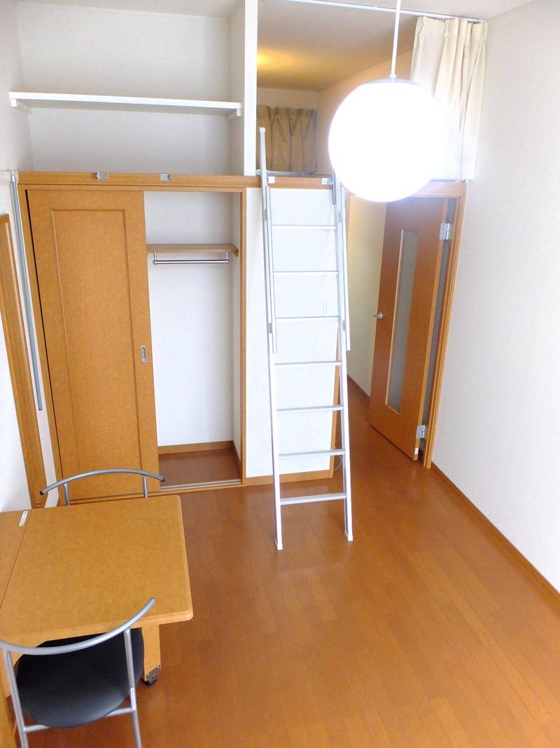 レオパレスエスペランサ 居間