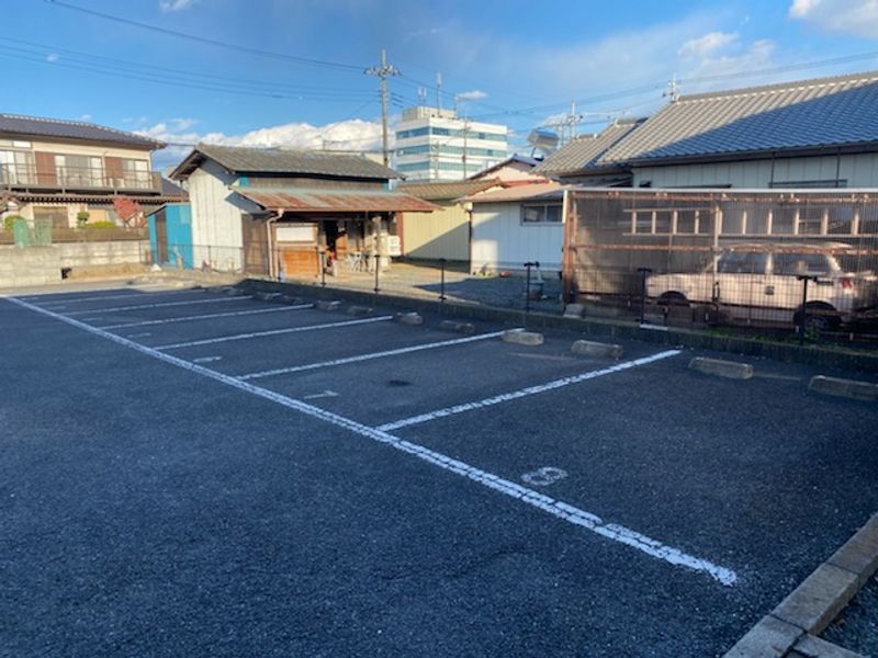 レオパレスＭ 駐車場