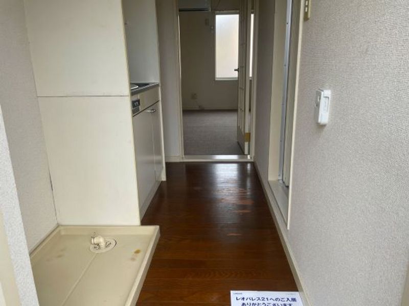レオパレスフラワーアイランド 玄関