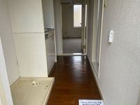 レオパレスフラワーアイランド 玄関