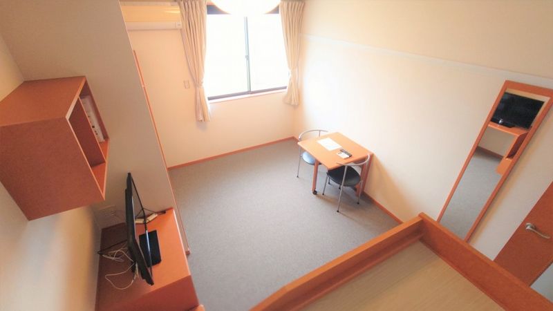 レオパレスたつの 居間