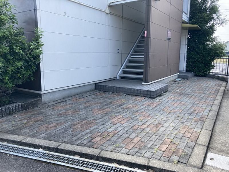 レオパレスフルーブ エントランス
